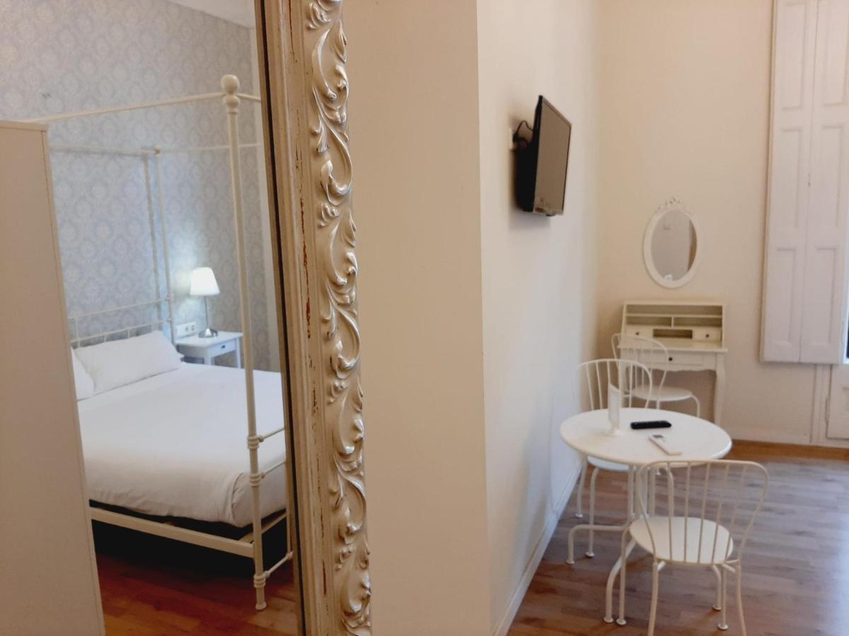 Lumine Luxury Suites By Gaiarooms บาร์เซโลนา ภายนอก รูปภาพ