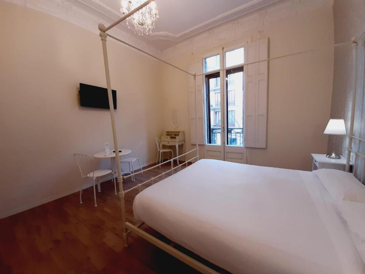 Lumine Luxury Suites By Gaiarooms บาร์เซโลนา ภายนอก รูปภาพ