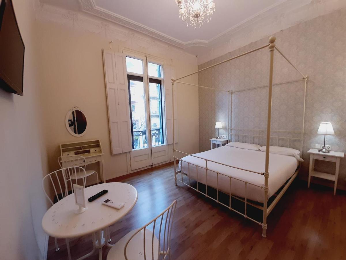 Lumine Luxury Suites By Gaiarooms บาร์เซโลนา ภายนอก รูปภาพ